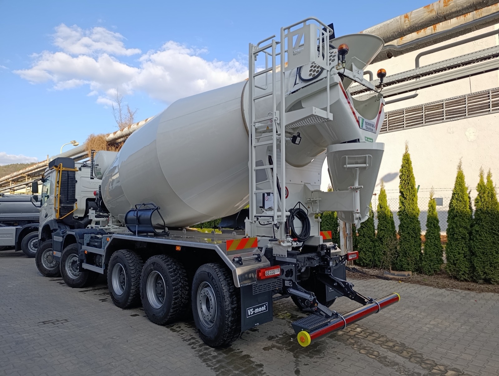 Stetter truck mixer on 5-axle chassis