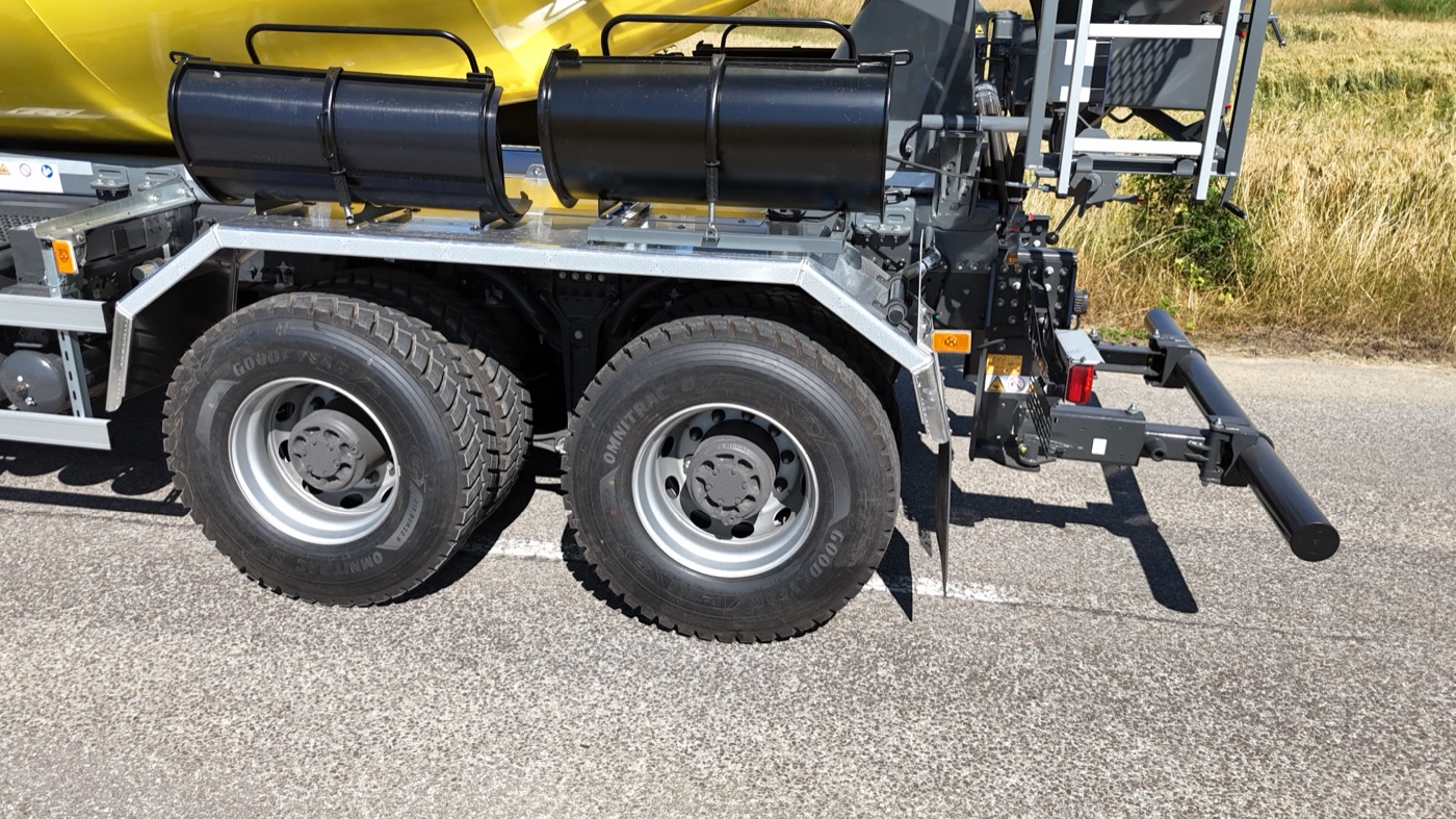 Rear aluminum mudguards